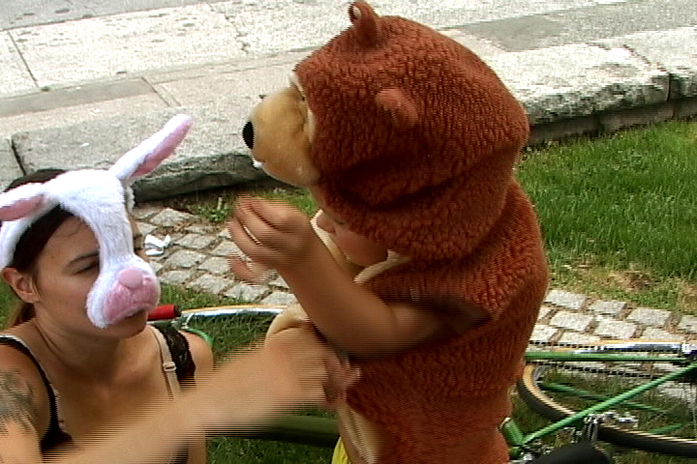 here they said: Victory square park (film still 1)