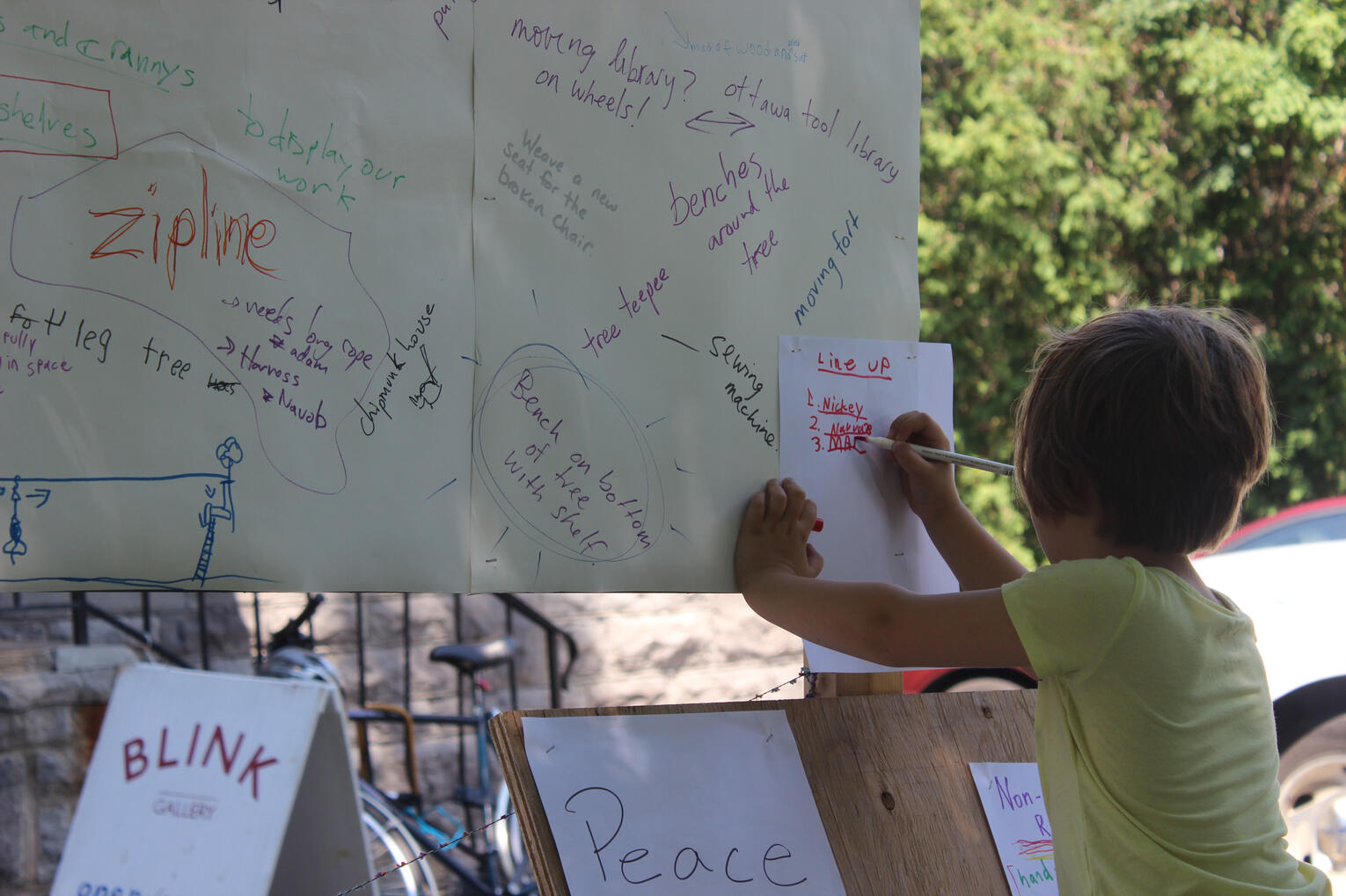 Installation art / re-search creation: Paper, acrylic paint, essays, envelopes (dimensions variable) Place des Artistes de Farrellton